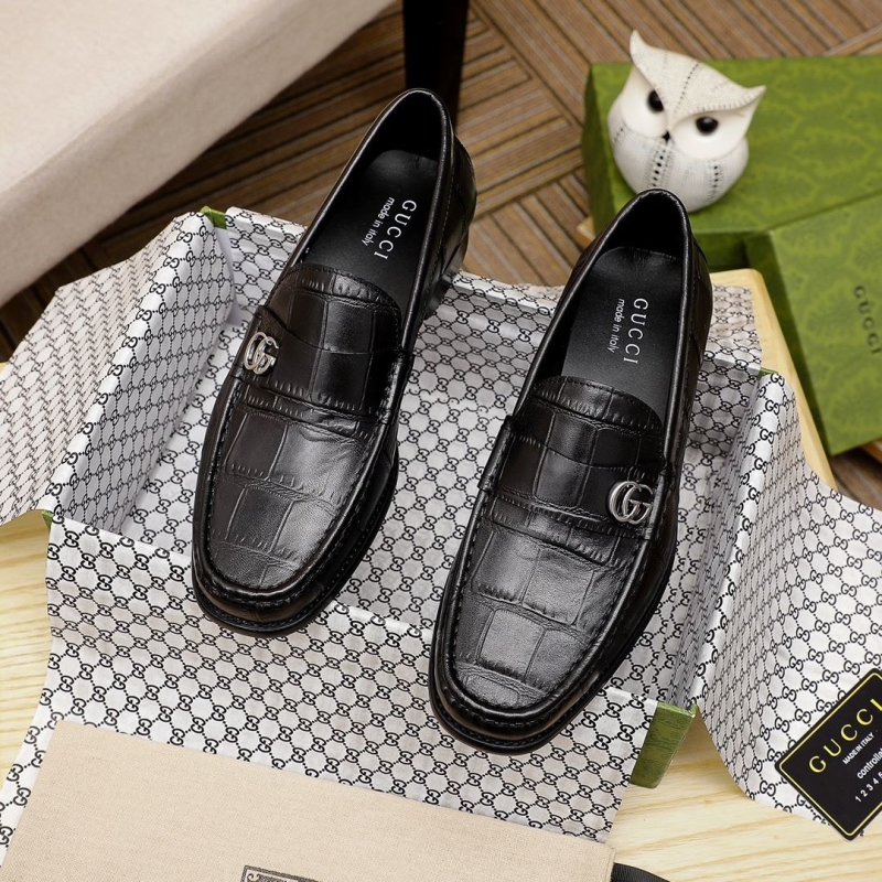 G*u*i leather shoes